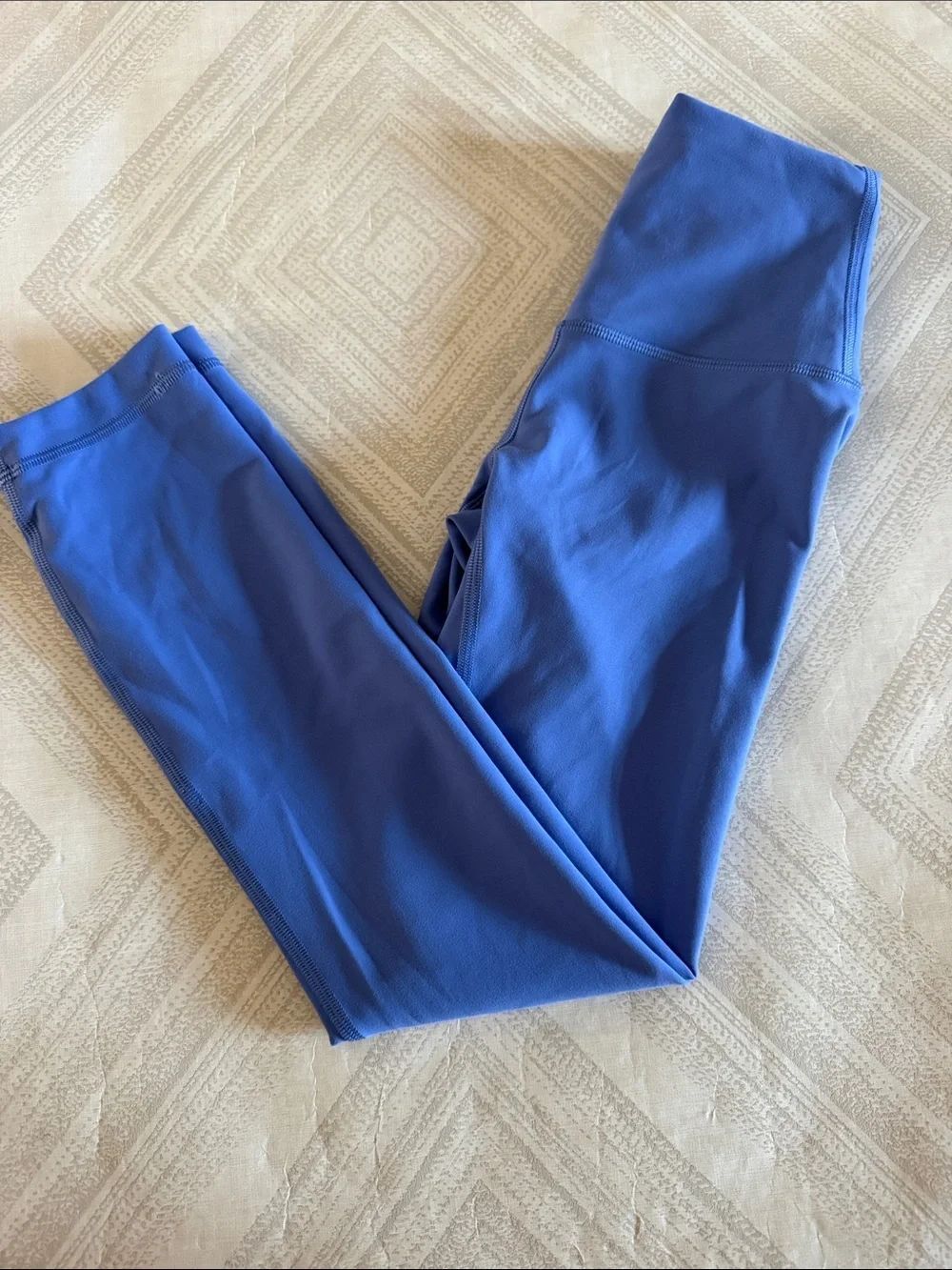 Lululemon Women’s Size 0 Vibrant Blue Purple Leggings 22” Inseam